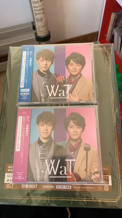 终于把心心念念的WaT相关CD收入囊中了！虽然是日版二手盘，但卖家标注“盘面微痕”很实在，到手品相很好，播放完美，只有外壳的正常旧化痕迹。平台的物流特别让人放心，防震加固做得很到位，到手八角尖尖。订单进度可以实时追踪，客服响应也很快，整个过程省心省力。想收藏WaT的...终于把心心念念的WaT相关CD收入囊中了！虽然是日版二手盘，但卖家标注“盘面微痕”很实在，到手品相很好，播放完美，只有外壳的正常旧化痕迹。平台的物流特别让人放心，防震加固做得很到位，到手八角尖尖。订单进度可以实时追踪，客服响应也很快，整个