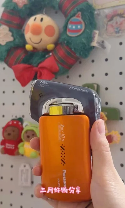 拍到一台完美的松下hx-wa10 dv机，功能完好，成色超级新！拍出来是日系风格，有一种莫名的阴郁，很有故事感。用的ems快递很快，包装的很好没有损坏