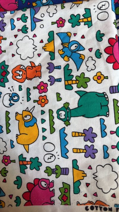 又收到了美美的布料，希望挖煤姬可以开发更多的路线运回，不让切煤的心情真的好dawn啊，运费能更便宜就好了