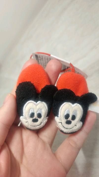 第一次用海淘的软件，购买很顺利，合单到发货到家一直都在期待中，很喜欢，成色很新很新，卖家描述的一样，都很仔细的描述，推荐