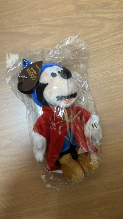 这次到了一个很稀有的风铃摆件，打开真的超级好看，还有几个米奇的小挂件魔法师系列的，之后就是最近的新品胸针，成色都很棒物流也很给力