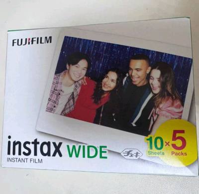 又是一次成功的海淘经历，好激动！买了一台ccd和一盒拍立得相纸，全部都很好，都可以开机正常使用，而且成色非常新，物流选的EMS，很快就到了，差不多一周左右吧