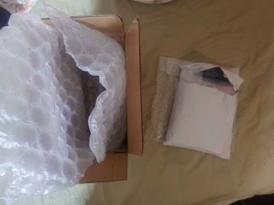 之前就是在挖煤姬购买的安野希世乃5th的live BD，可惜买了之后一直没舍得拆开。这次突发奇想尝试业余摸索着做个live 的字幕。于是又买一个二手盘来扫盘。
选择了挖煤姬的最低价的额外包装，保护的很不错，纸盒、泡泡垫、泡泡纸、袋子、泡泡纸、塑封袋层层固定保护。
B...之前就是在挖煤姬购买的安野希世乃5th的live BD，可惜买了之后一直没舍得拆开。这次突发奇想尝试业余摸索着做个live 的字幕。于是又买一个二手盘来扫盘。
选择了挖煤姬的最低价的额外包装，保护的很不错，纸盒、泡泡垫、泡泡纸、袋子、泡泡