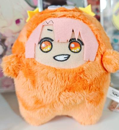 收到了三月的懵懵，好萌，还有吊牌。对最终选拔炭有种执念，入了吧唧很开心。买了好几张文件夹，便宜柄图大。也是寄的竹蜻蜓，等着收货就行很方便。