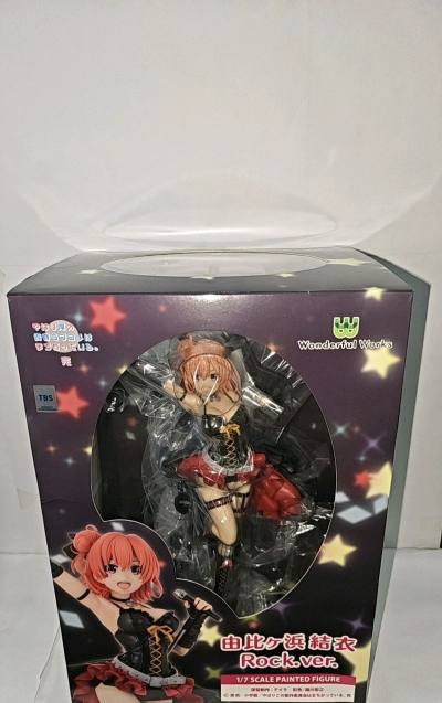 挖煤姬切到的Wonderful Works春物由比滨结衣摇滚团子手办也太绝了！黑红撞色摇滚舞台裙+亮面长靴，标志性双团子发型搭配闪耀发饰，手持麦克风元气起跳的姿态超带感，裙摆褶皱与皮革质感涂装干净，甜元气的摇滚少女气场直接拉满，春物党狂喜收藏！
#挖煤姬
#日淘任意...挖煤姬切到的Wonderful Works春物由比滨结衣摇滚团子手办也太绝了！黑红撞色摇滚舞台裙+亮面长靴，标志性双团子发型搭配闪耀发饰，手持麦克风元气起跳的姿态超带感，裙摆褶皱与皮革质感涂装干净，甜元气的摇滚少女气场直接拉满，春物党狂喜