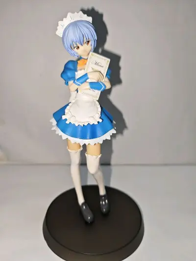 挖煤姬切到的法国女仆绫波丽手办也太绝了！经典黑白法式女仆裙+蕾丝围裙+女仆软帽，标志性淡蓝短发搭配清冷无波的表情，黑丝与缎面裙摆的涂装干净有质感，手持迷你羽毛掸的姿态优雅又带点疏离，EVA冷系女神的独特韵味直接拉满，丽厨狂喜收藏！
#挖煤姬
#挖煤姬
#挖煤姬和...挖煤姬切到的法国女仆绫波丽手办也太绝了！经典黑白法式女仆裙+蕾丝围裙+女仆软帽，标志性淡蓝短发搭配清冷无波的表情，黑丝与缎面裙摆的涂装干净有质感，手持迷你羽毛掸的姿态优雅又带点疏离，EVA冷系女神的独特韵味直接拉满，丽厨狂喜收藏！
#挖煤