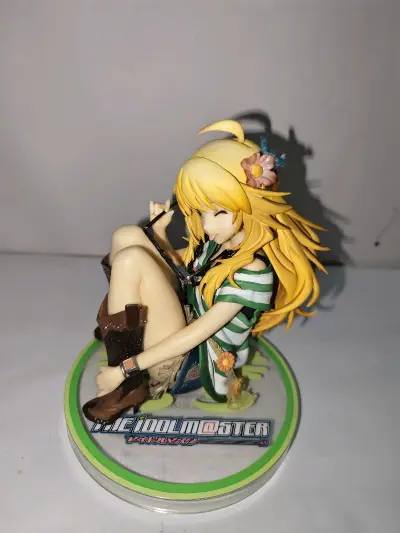 挖煤姬切到的偶像大师 星井美希手办也太绝了！元气满满的甜美造型，发色和眼神还原度超高，服装褶皱、光泽感和细节涂装都很精致，笑容温柔又有偶像气质，站姿灵动自然，摆柜超吸睛，收藏感直接拉满～
#挖煤姬
#挖煤姬
#挖煤姬和挖煤姬
#偶像大师
#星井美希