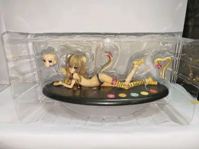 挖煤姬切到的虎cos主题手办也太绝了！逢坂大河老虎ver.的猫耳+虎纹尾巴超萌，黄色紧身衣+布制网袜质感拉满，表情元气又带点小傲娇，站姿动感十足，涂装细腻无溢色，龙与虎厨狂喜收藏！
#挖煤姬 #挖煤姬 #挖煤姬和挖煤姬 #龙与虎 #逢坂大河 #虎cos手办