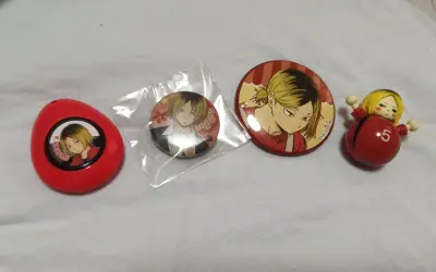 收到的时候就特别严实啊，图上那是我拆完之后的，没有一个是漏发错发的 真的特别感谢出物 完好无损 还加了一些支撑快递的泡沫，很顺利的就拿到了快递，非常感谢！！！