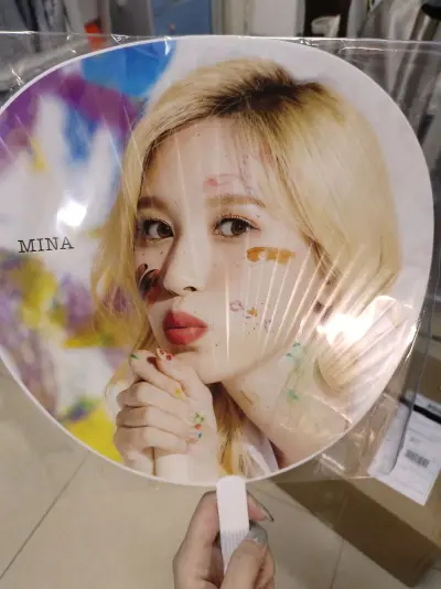 又又又在挖煤姬购物了，这次购买了非常可爱的movely和fanfare南扇，包装的很严实箱子很大一个很结实，所以商品没有受损，物流也很快，期待下次购物