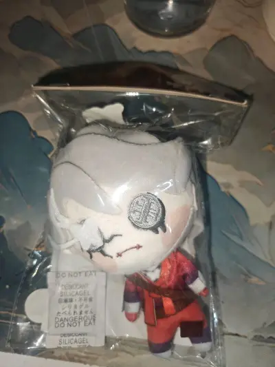 超级超级可爱的红衣人努努，是全新未拆的，崭新的，萌萌的努努，和推理在一起非常般配，豆豆，豆豆我们喜欢你