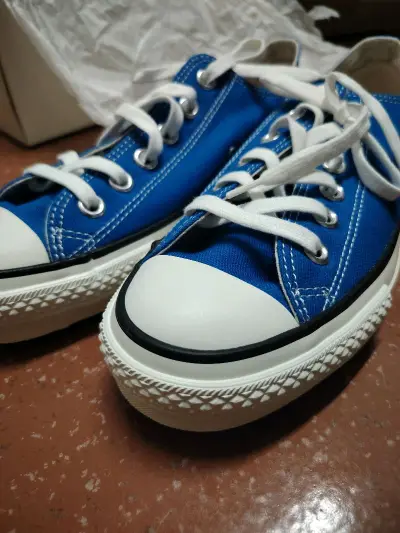 日产宝石蓝 颜色很适合夏天 价格优惠，质量有保障。全新原盒未使用吊牌在性价比极高的东西，希望还能找到合适的好活