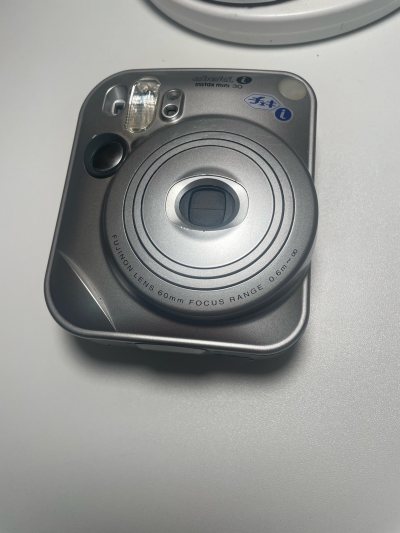 

今天是我第一次海淘成功的一天，心里像揣了只小兔子，扑通扑通跳个不停。自从在社交媒体上看到朋友们晒出拍立得的照片，那种复古又可爱的即时成像效果就深深吸引了我。终于，我鼓起勇气，在一个海外购物网站上挑中了一台粉色的富士拍立得。

下单的那一刻，手心都冒汗了。毕竟这是...

今天是我第一次海淘成功的一天，心里像揣了只小兔子，扑通扑通跳个不停。自从在社交媒体上看到朋友们晒出拍立得的照片，那种复古又可爱的即时成像效果就深深吸引了我。终于，我鼓起勇气，在一个海外购物网站上挑中了一台粉色的富士拍立得。

下单的那