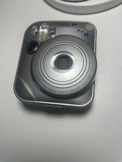 

今天是我第一次海淘成功的一天，心里像揣了只小兔子，扑通扑通跳个不停。自从在社交媒体上看到朋友们晒出拍立得的照片，那种复古又可爱的即时成像效果就深深吸引了我。终于，我鼓起勇气，在一个海外购物网站上挑中了一台粉色的富士拍立得。

下单的那一刻，手心都冒汗了。毕竟这是...

今天是我第一次海淘成功的一天，心里像揣了只小兔子，扑通扑通跳个不停。自从在社交媒体上看到朋友们晒出拍立得的照片，那种复古又可爱的即时成像效果就深深吸引了我。终于，我鼓起勇气，在一个海外购物网站上挑中了一台粉色的富士拍立得。

下单的那