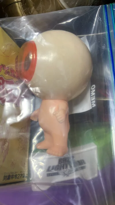 这一箱是之前到货的东西。物品不算多，箱子比较小。箱内物品都有妥善安放。物品无受损。期待下一件的到来去。