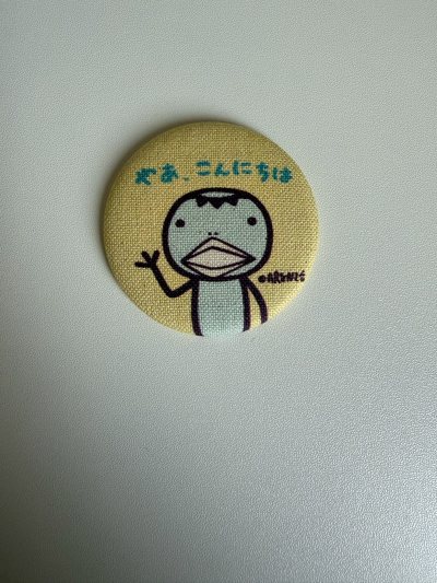 布艺的镜子拿到手就很温暖的感觉，可爱的河童君增加了镜子的童趣！我最爱的就是可爱的河童君了！绝对是翻包必备！