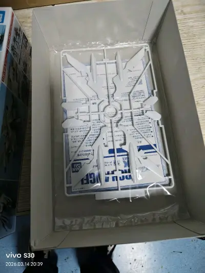 - 商品保真：这盒大天使号是万代正版拼装模型，包装完好无损，封绘清晰，板件全新无缺件，日版原版标识齐全，完全符合收藏级要求。
​
- 信息透明：商品页日文描述翻译准确，包括尺寸、材质、发售信息都标注得很清楚，对我这种收藏党来说非常友好，不用再额外查资料。