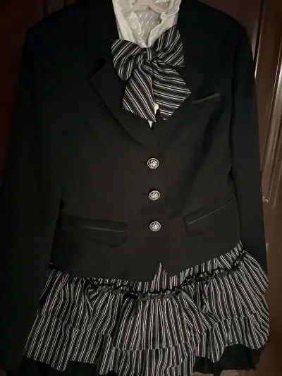 特别可爱的一件制服我超级喜欢吧物流也很快审核也很快哦哈哈哈质感很好竹蜻蜓很方便很快就到了美美的穿上了新衣服