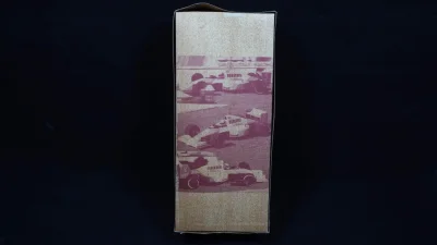 复古f1，比现在的赛车要精神的多，初版物品，涂装之前一定要给他们拍美照纪念一下。喜欢，爱不释手，海淘日本老物，还是有好东西到。