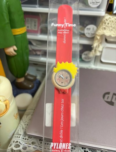 最最最喜欢的小王子手表，而且我还没见过的款式，激情下单，也超级便宜的，红黄配色好萌，运过来完完整整的，没有任何划痕噢！