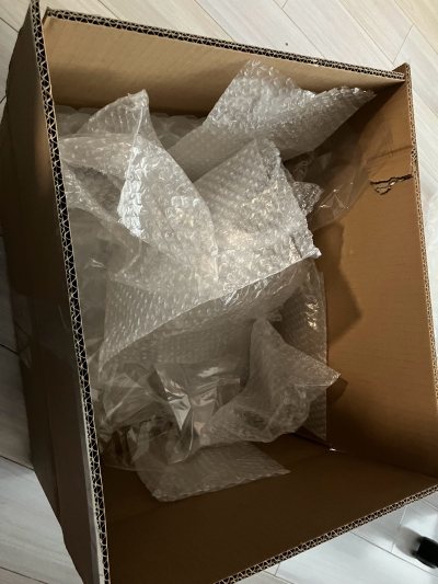 通过挖煤姬代购完成了一次令人满意的购物体验，这次购买了一支非常漂亮的车模，下单后卖家发货非常快，还写了小纸条，快递包装很严实，有泡沫纸包裹