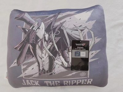 终于收到了喜欢的抱枕，很软很舒服，很好用呦。柄图特别美丽，包装也很好，没有破损，原画美神。我要继续买买买