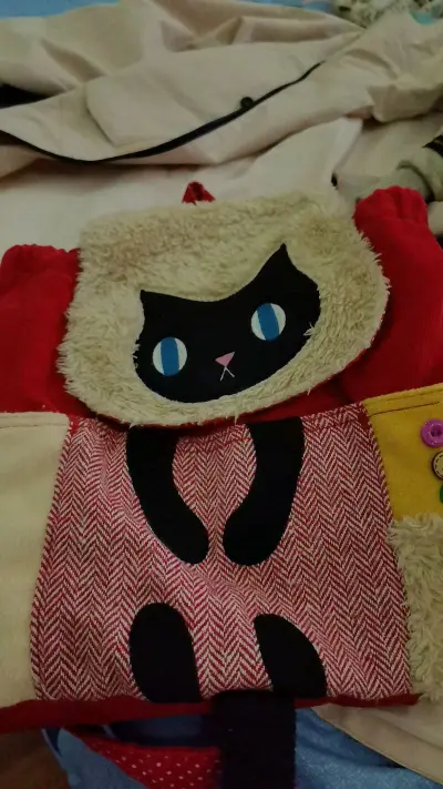 自从用过挖煤姬之后，简直打开了海淘新世界的大门。
挖煤姬商品种类真的太全了！无论你是想淘绝版多年的古着，还是蹲守日本中古市场的高性价比好物，总能挖到惊喜。这两个双肩包，就是无意间刷到的宝藏！