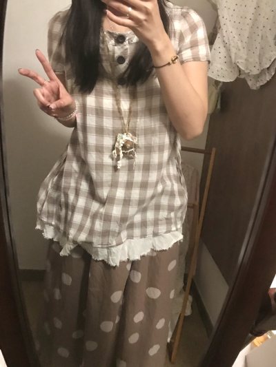 挖煤姬靠谱！波点上衣+半裙成色超预期，几乎无穿着痕迹。包装严实，国际物流10天到手，中文界面下单无障碍，古着党闭眼冲