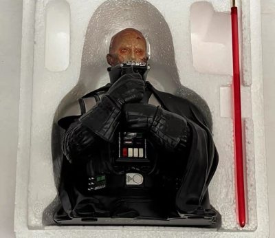 等了快一个月终于到了！非常的帅！质感很沉手！心心念念的玩具终于收齐了！太开心了！感谢挖煤姬，以好价让我收齐一套！竹蜻蜓物流速度也挺快的！支持挖煤姬！