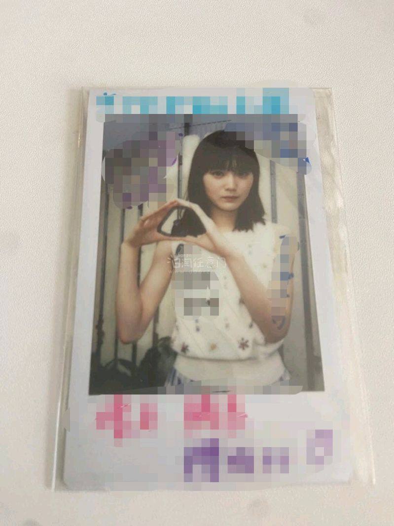 非常棒的一张拍立得，能够切到真的三生有幸，21年的绮良子简直就是卡哇伊的巅峰！！！！这个时候的kira酱特别特别初恋脸，超级无敌美少女（现在也是，以后也会是）
而且最主要的是，这张拍立得收到后，打开袋子完全没有划痕，拍立得啊，没有划痕，如此真实的没有划痕状态的拍立得...非常棒的一张拍立得，能够切到真的三生有幸，21年的绮良子简直就是卡哇伊的巅峰！！！！这个时候的kira酱特别特别初恋脸，超级无敌美少女（现在也是，以后也会是）
而且最主要的是，这张拍立得收到后，打开袋子完全没有划痕，拍立得啊，没有划痕，如