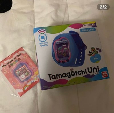 各位老铁们看过来！今天给大家带来一款梦幻般的宝贝 - 万代拓麻歌子uni 蓝紫色款！✨这可是借了朋友的图片，想要的小伙伴们快来看看哦~
这款紫色的拓麻歌子真的是太可爱了！机器功能完好，屏幕清晰得能把你我他照得透透的，外观更是完好得像刚出厂似的，简直是收藏党的心头好！...各位老铁们看过来！今天给大家带来一款梦幻般的宝贝 - 万代拓麻歌子uni 蓝紫色款！✨这可是借了朋友的图片，想要的小伙伴们快来看看哦~
这款紫色的拓麻歌子真的是太可爱了！机器功能完好，屏幕清晰得能把你我他照得透透的，外观更是完好得像刚出厂