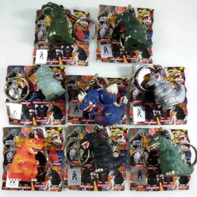 这一整套哥斯拉钥匙扣简直是“怪兽历史全书”啊！?
Q版软胶造型超萌，每个都是不同时代的经典形态，机械哥斯拉、烈焰哥斯拉全都有，挂包上既拉风又有收藏感，哥斯拉迷直接狂喜！