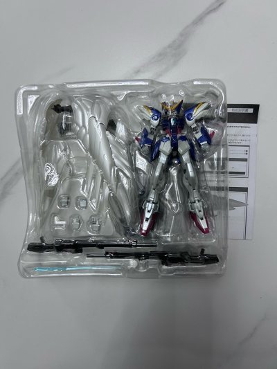 很不错的购物体验。卖家发货快。打包很用心。竹蜻蜓的速度也蛮快的，还包税。挖煤姬真的是非常好的代切平台。商品质量也非常的好。到手很满意！