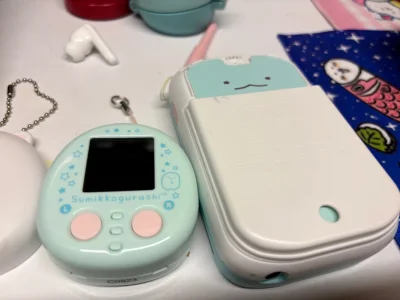 原来是超萌的宠物机器！收到后真的太惊喜了～外观设计可爱到爆，细节做工超精致。开机，动作反应很灵敏，互动性特别强，还会发出萌萌的音效，家里小朋友爱不释手。包装严实发货快，性价比超高，简直是治愈系好物！已经推荐给朋友们了，下次还来回购～