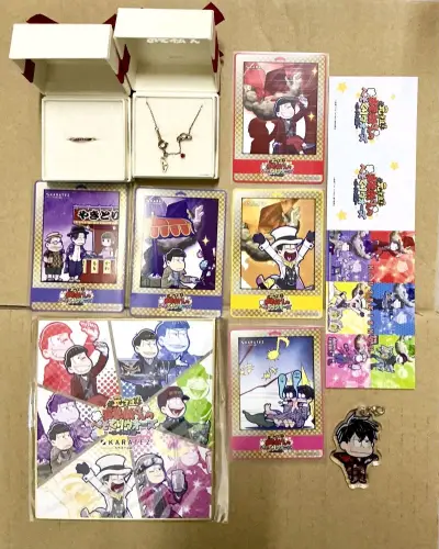 plus非常快捏！又幸运刚好周一到达，丝滑过关，拍卖非常好特别好十分好！感谢挖煤姬让我拍到梦情嘞！！第一次切到这么多卡真的也是让我富有了一手✋！这两盒饰品也是喜欢好久了，终于买到！指圈很小hhhhh只能小指戴了，看着这些谷谷真的美美的很安心，总之是非常幸福的一箱??...plus非常快捏！又幸运刚好周一到达，丝滑过关，拍卖非常好特别好十分好！感谢挖煤姬让我拍到梦情嘞！！第一次切到这么多卡真的也是让我富有了一手✋！这两盒饰品也是喜欢好久了，终于买到！指圈很小hhhhh只能小指戴了，看着这些谷谷真的美美的很安