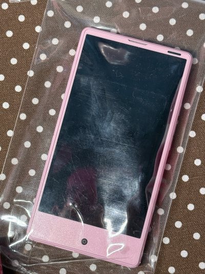 淘到一台粉色手机，里面是迪士尼主题，而且打开手机最底下有星星灯，太惊艳了！挖煤姬可以迅速拍到好价产品，东西没有损坏，非常推荐