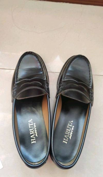 在挖煤姬入手了心心念念的Haruta制服鞋，全程体验超顺畅！平台操作简单，下单响应快，打包扎实严实，鞋子完好无损。鞋型正、皮质细腻，上脚校供感拉满，百搭又耐看。物流比预想快，价格友好，正品放心。第一次日淘就安全下车，省心又满意，以后海淘还选挖煤姬，强烈推荐！
 