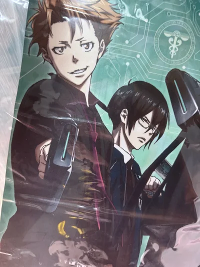 在挖煤姬蹲到了这款《心理测量者》的三人组大毛巾！包装完好无损，打包得严严实实，完全没有折痕和磨损。作为PP老粉，能收到狡啮慎也、宜野座伸元、縢秀星同框的周边真的太满足了，挂在房间里都觉得氛围感拉满！挖煤姬yyds，以后还会继续蹲稀有谷！