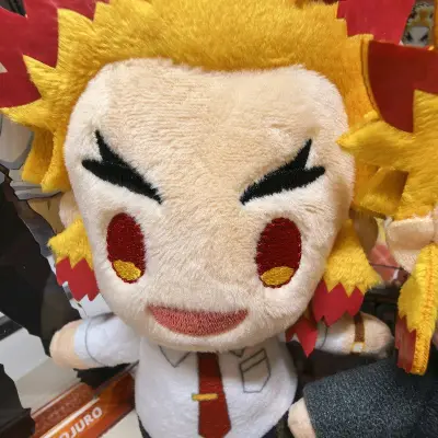 这一箱一共有八单合单，好价切到了特别可爱的小杏学院沙包，还有学院立牌！学院真的超级无敌美貌啊啊啊，还切了一套夏休立牌，打包得很好，很大一箱，收到完全没有损坏