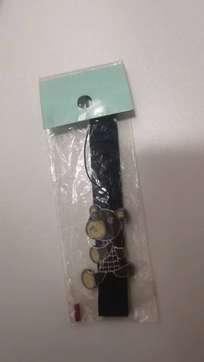 阿朗基的小铁盒好好看，还是全新的，毛毡徽章也很喜欢呢，钥匙扣中古产物绝对稀少～包装给力～收到了喜欢的东西，每天心情都很好呢