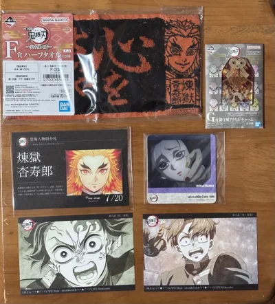 主要想吃大哥的正脸柄和亚克力御守
小杏正脸太美了，金签拍立得高攀不起，人物简介美美拿下
御守实物很清透，喜欢这种人物元素小挂件