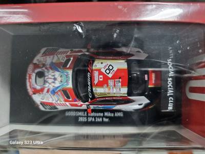 在挖煤姬入手的1:43初音未来AMG 2025 SPA24H版模型太赞了！包装完好无损，车身涂装精美，初音经典蓝绿配色还原度超高，细节刻画精致。GSR出品品质有保障，底座稳固，展示效果一流。物流速度快，价格实惠。初音粉丝和痛车收藏者必入，五星好评强烈推荐！