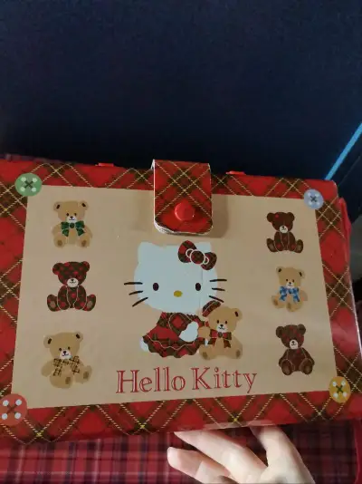 这一箱圣诞系列的小挂件太好了。喜欢喜欢?昭和工具箱也是状态极好图案极美。简直就是梦中情箱。刷煤快乐。