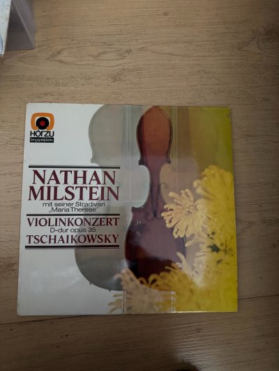 这次买的是黑胶是著名的4大小提琴协奏曲（勃拉姆斯小提琴、贝多芬小提琴、柴可夫斯基小提琴、门德尔松小提琴），经典无须多言