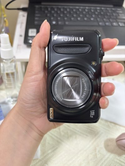 第三次在挖煤姬上购物了，这次选择的海运。配送也很快。新机子很新，完全符合描述，配件也齐全！强烈推荐！非常完美的一次购物体验！


