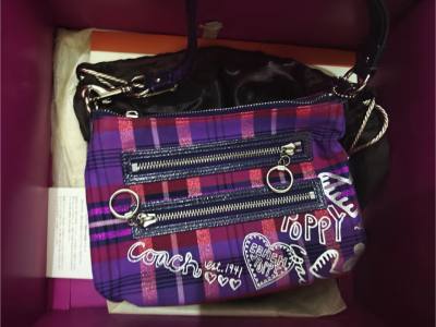 很好用的app，在上面买的包包，到货时间也很快，差不多十天左右就到了，包装完好，质量不错，拍立得就像新的一样！好评好评！已经推荐给朋友下载使用了！挖煤姬日淘体验太棒了！入手的Coach包也完美下车。包裹的加固服务非常好，包装非常严实，物流不仅安全而且超快。商品描述翻...很好用的app，在上面买的包包，到货时间也很快，差不多十天左右就到了，包装完好，质量不错，拍立得就像新的一样！好评好评！已经推荐给朋友下载使用了！挖煤姬日淘体验太棒了！入手的Coach包也完美下车。包裹的加固服务非常好，包装非常严实，物流