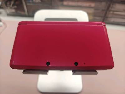 颜色非常艳丽的3ds第一代产品，使用了优惠券价格很划算。用ems快递邮寄还有折扣，积分也可以进行抵扣。商品安全到手，速度很快。