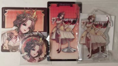 特别喜欢鸡尾酒系列的柄图 终于在骏河屋收到了好价立牌 刚好看到夫人的食玩卡也挺好价就一起切了省邮费 酒店吧唧的柄图也是妈妈级别的 在当时市价最巅的时候成功切煤切到好价 已经过去好久啦从营业图里截了一些!