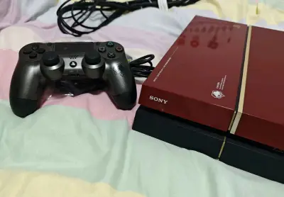 在挖煤姬成功低价入手了PS4版《合金装备》，价格真的太香了，性价比直接拉满。
游戏光盘成色很新，盘面几乎没有划痕，读取流畅不卡顿，盒子和说明书也保存得很完整。
下单流程简单，物流速度也很靠谱，整体购物体验超棒。
能以这个价格收到品相这么好的游戏，真的捡到宝了，非常满...在挖煤姬成功低价入手了PS4版《合金装备》，价格真的太香了，性价比直接拉满。 游戏光盘成色很新，盘面几乎没有划痕，读取流畅不卡顿，盒子和说明书也保存得很完整。 下单流程简单，物流速度也很靠谱，整体购物体验超棒。 能以这个价格收到品相这么好