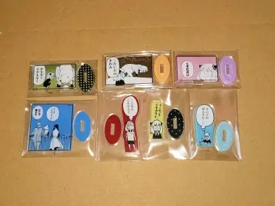 这箱里的东西都是骏河屋切的，骏河屋的音乐剧相卡真的超级好价～间谍过家家原画展的商品也很漂亮，吃得很开心！代切的速度很快很稳，合单和发货也很迅速，包装也超级棒，好几层的泡沫纸把谷子保护得超级好，谷子都没有损伤，安全收到啦，有机会还会再来～